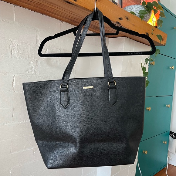 White House Black Market Handbags - White House Black Market Tote Purse